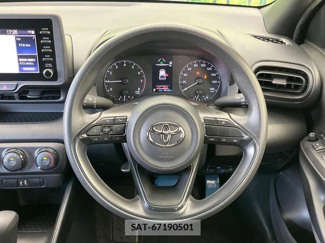 Toyota YARIS 2021-02 8283020-11