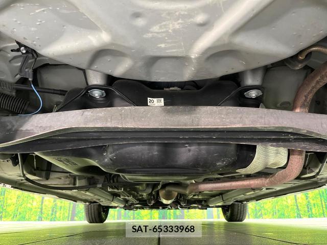 Toyota YARIS 2020-06 8283588-18