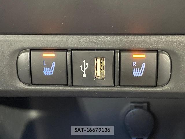 Toyota YARIS 2022-07 8283780-4
