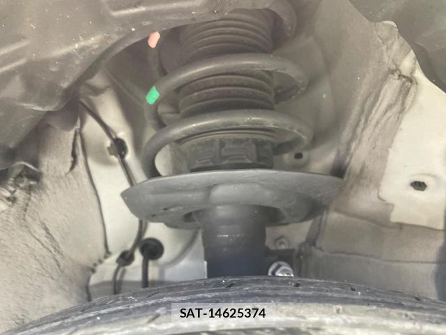 Toyota YARIS 2023-07 8283788-19