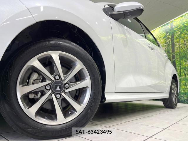 Toyota YARIS 2024-02 8283981-12
