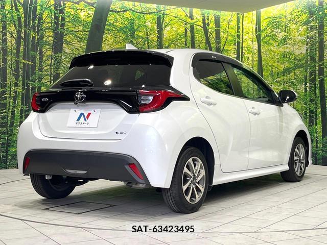 Toyota YARIS 2024-02 8283981-16
