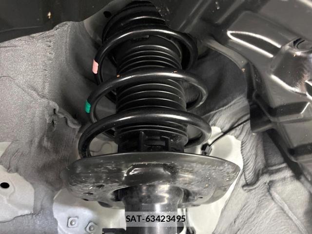 Toyota YARIS 2024-02 8283981-19