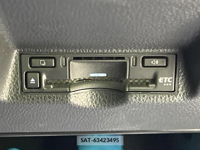 Toyota YARIS 2024-02 8283981-5