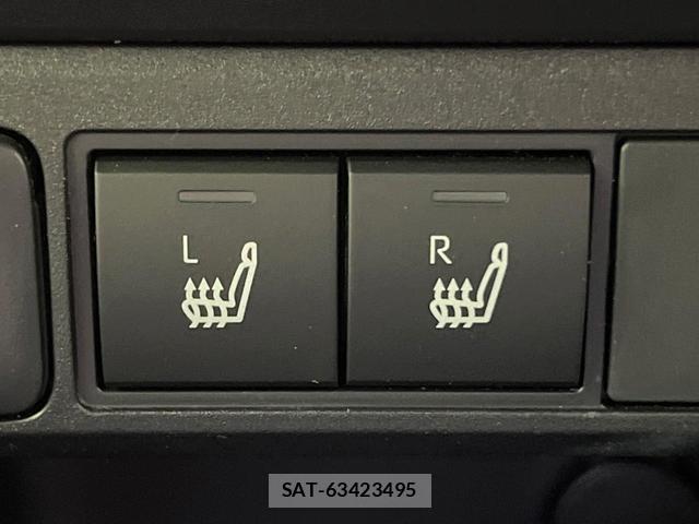 Toyota YARIS 2024-02 8283981-6