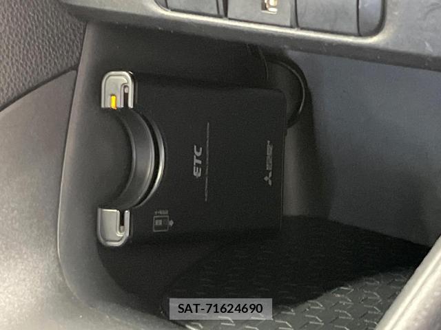 Toyota YARIS 2020-07 8284008-3
