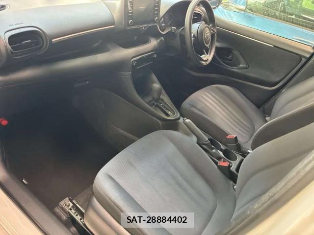 Toyota YARIS 2023-07 8284241-4