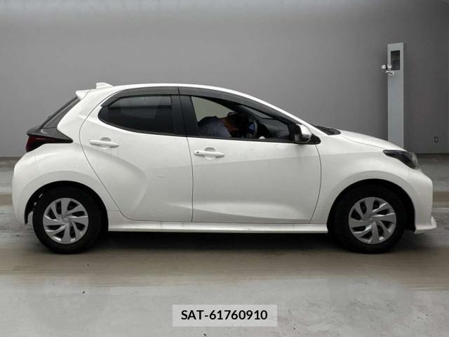Toyota YARIS 2023-07 8284243-11