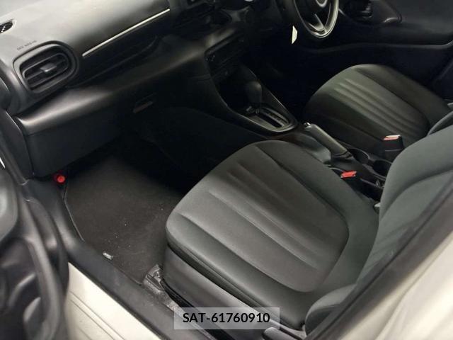 Toyota YARIS 2023-07 8284243-4