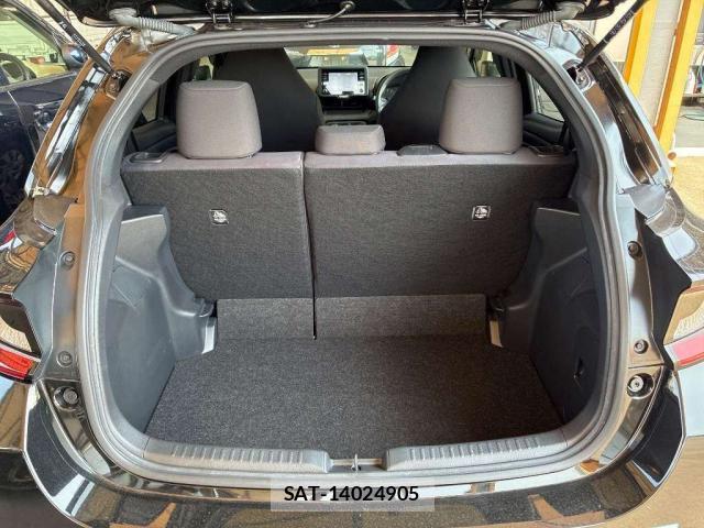 Toyota YARIS 2023-03 8284675-8