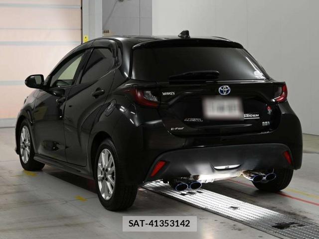 Toyota YARIS 2023-07 8284695-11