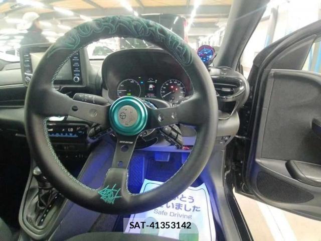 Toyota YARIS 2023-07 8284695-2