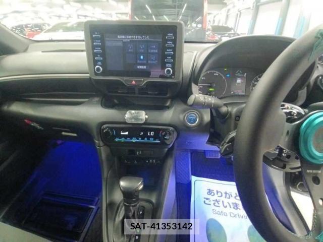 Toyota YARIS 2023-07 8284695-3
