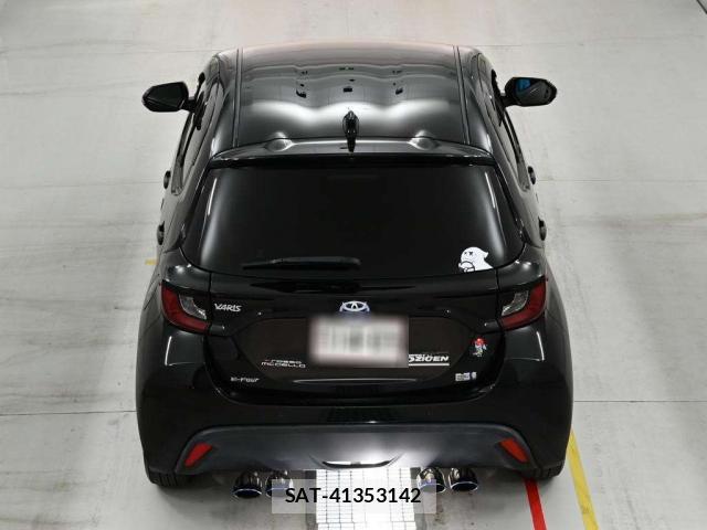 Toyota YARIS 2023-07 8284695-6