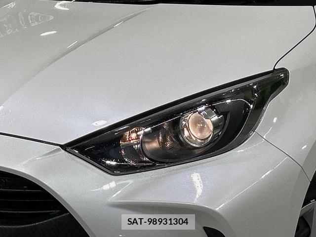 Toyota YARIS 2023-07 8285008-11