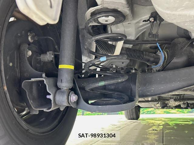 Toyota YARIS 2023-07 8285008-19