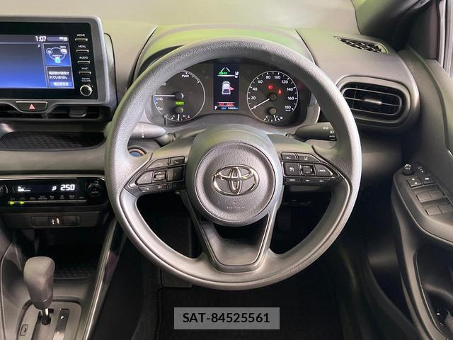 Toyota YARIS 2022-05 8285170-10