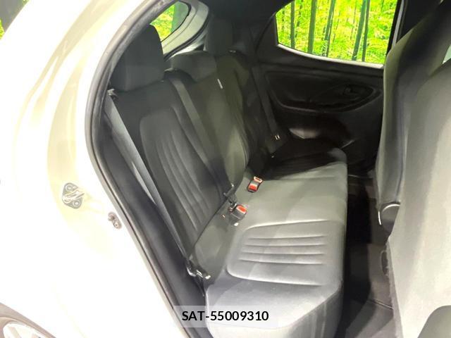 Toyota YARIS 2021-04 8285208-8