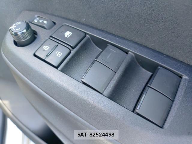 Toyota YARIS 2023-07 8285677-13