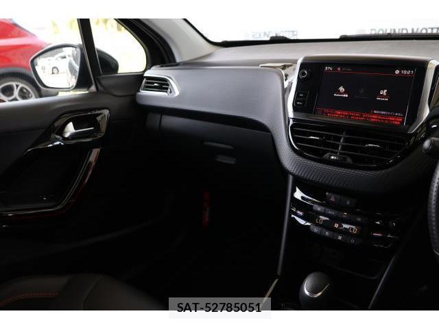 Peugeot 2008 2018-09 8329003-17