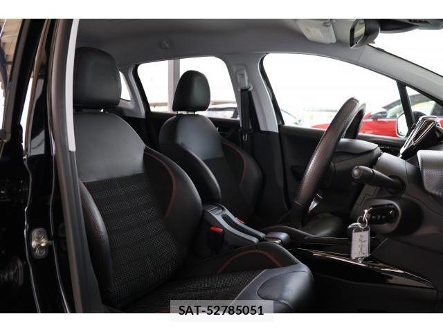 Peugeot 2008 2018-09 8329003-5