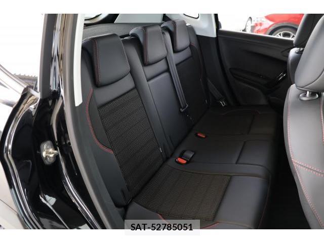 Peugeot 2008 2018-09 8329003-6