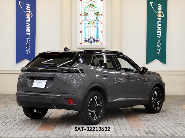 Peugeot 2008 2023-10 8330271-1