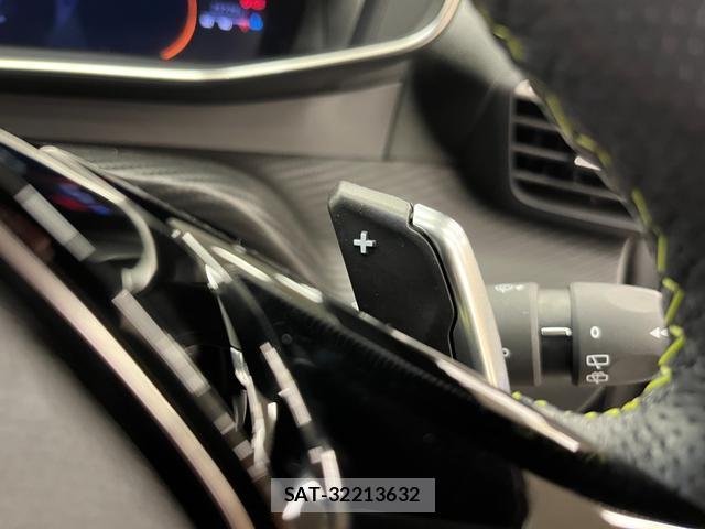 Peugeot 2008 2023-10 8330271-11