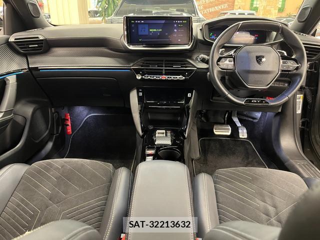 Peugeot 2008 2023-10 8330271-2