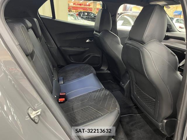 Peugeot 2008 2023-10 8330271-4
