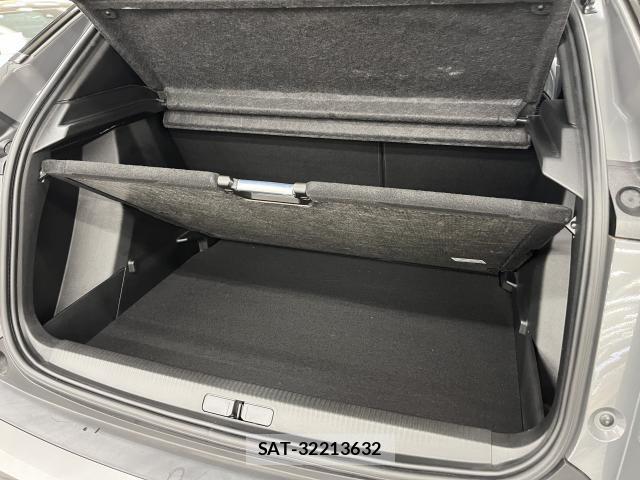 Peugeot 2008 2023-10 8330271-6
