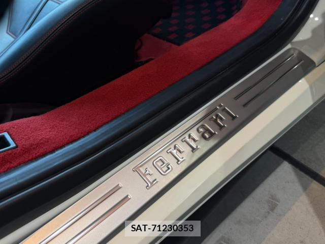 Ferrari 488 GTB 2018-07 8328158-12