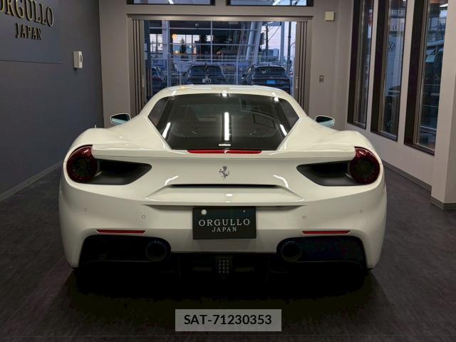 Ferrari 488 GTB 2018-07 8328158-17