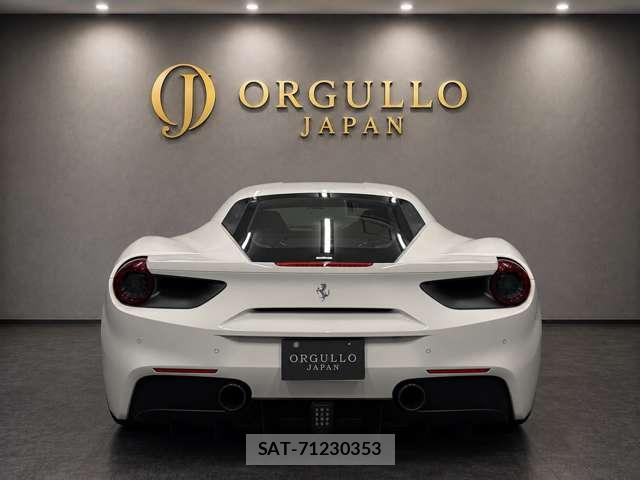 Ferrari 488 GTB 2018-07 8328158-2