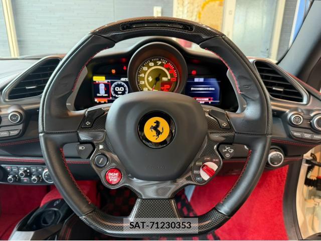 Ferrari 488 GTB 2018-07 8328158-4