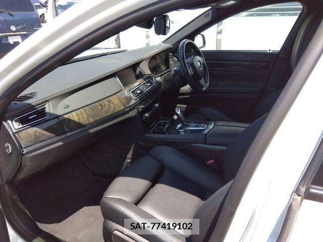 Bmw 7 SERIES 2013-12 8330009-2
