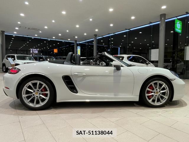 Porsche 718 Boxster 2017-09 8328712-17