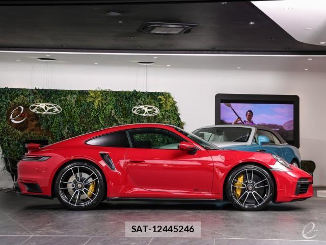 Porsche 911 2021-04 8328121-10