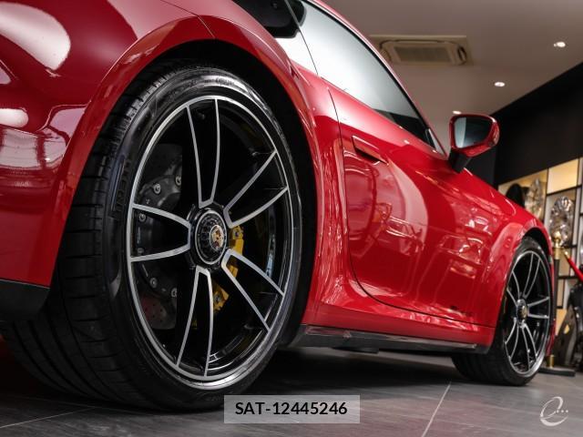 Porsche 911 2021-04 8328121-11