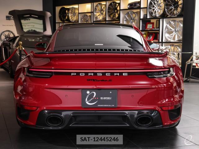 Porsche 911 2021-04 8328121-13