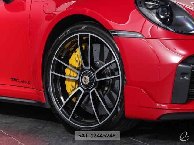 Porsche 911 2021-04 8328121-17