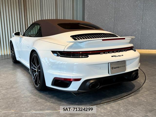 Porsche 911 2020-09 8328849-4