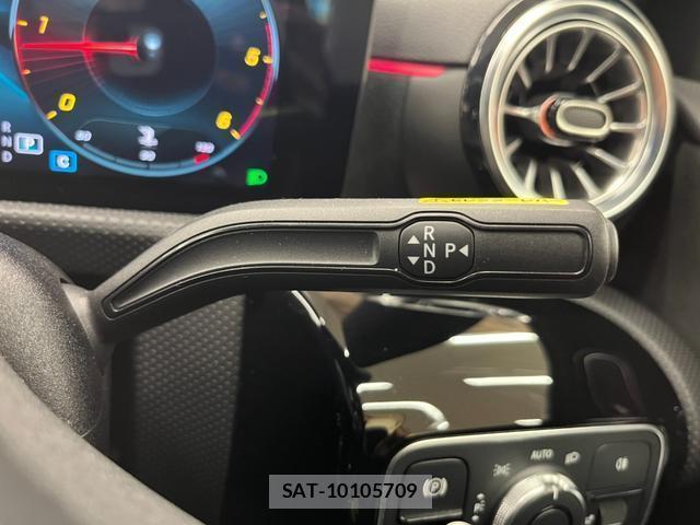 Mercedes Benz A-CLASS 2022-02 8329898-13