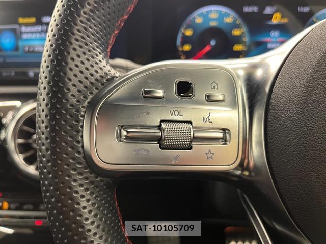 Mercedes Benz A-CLASS 2022-02 8329898-9