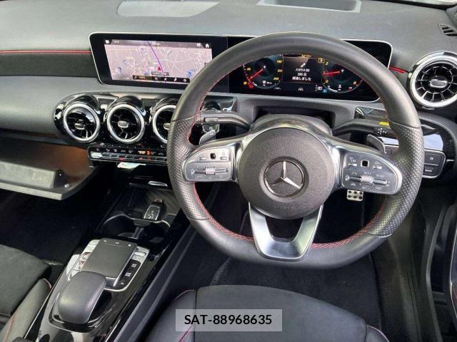 Mercedes Benz A-CLASS 2019-10 8330051-2
