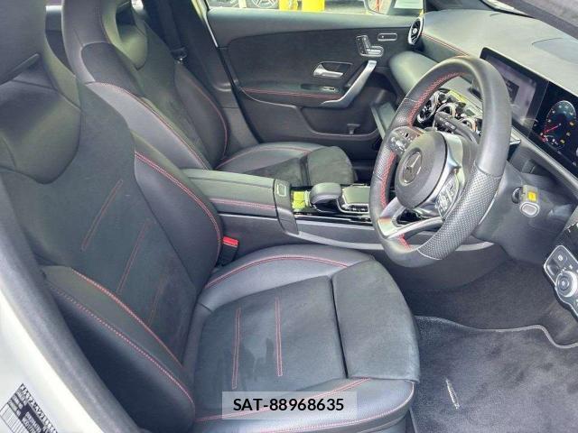 Mercedes Benz A-CLASS 2019-10 8330051-3