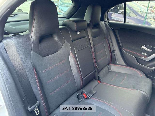 Mercedes Benz A-CLASS 2019-10 8330051-4
