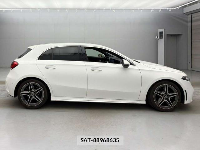 Mercedes Benz A-CLASS 2019-10 8330051-8