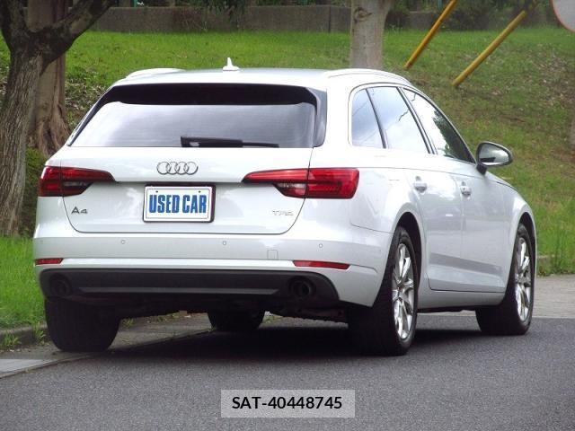 Audi A4 2017-08 8328062-3