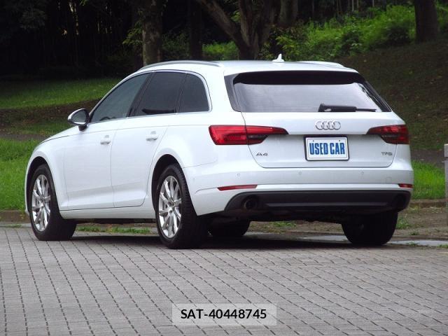 Audi A4 2017-08 8328062-4
